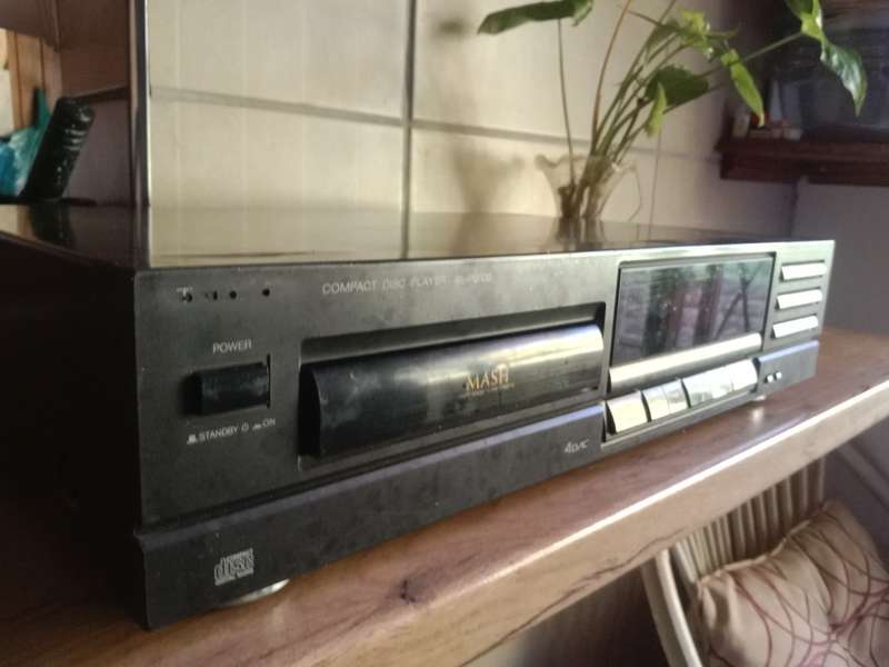 Technics Mash CD player SL PG100 for repair or parts
