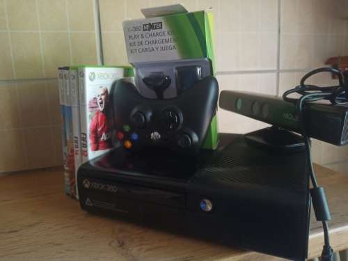 Xbox 360e Kinect bundle