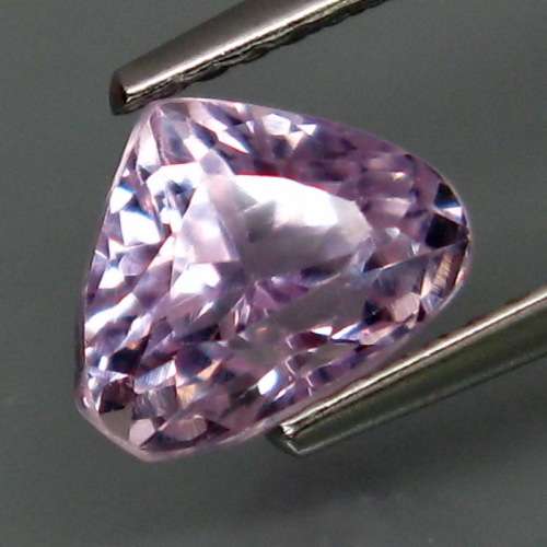 2.07ct BEAUTIFUL PINK PEAR CUT 100% NATURAL AND UNTREATED KUNZITE