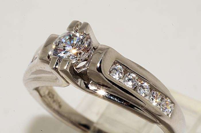BEAUTIFUL 11 STONE ROUND CUT CUBIC ZIRCONIA STERLING SILVER RING