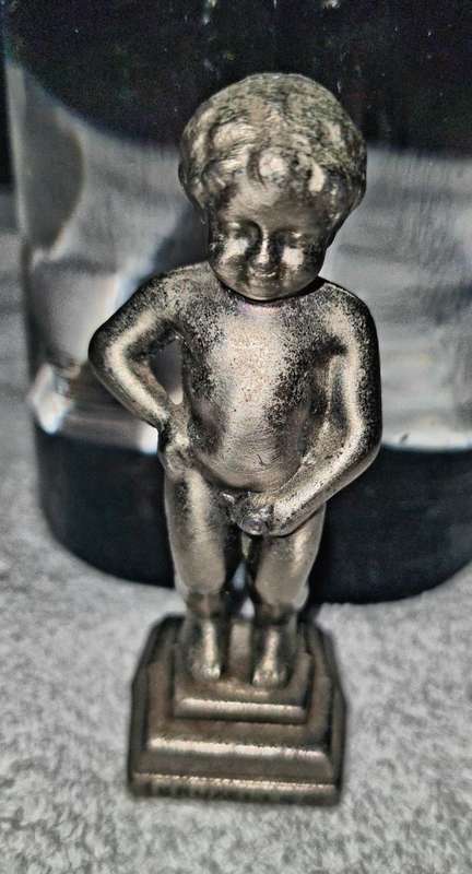 Fountain BRUXELLES Brussels Little Boy Man Peeing Silver Metal Figurine