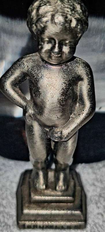 Fountain BRUXELLES Brussels Little Boy Man Peeing Silver Metal Figurine