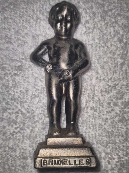 Fountain BRUXELLES Brussels Little Boy Man Peeing Silver Metal Figurine