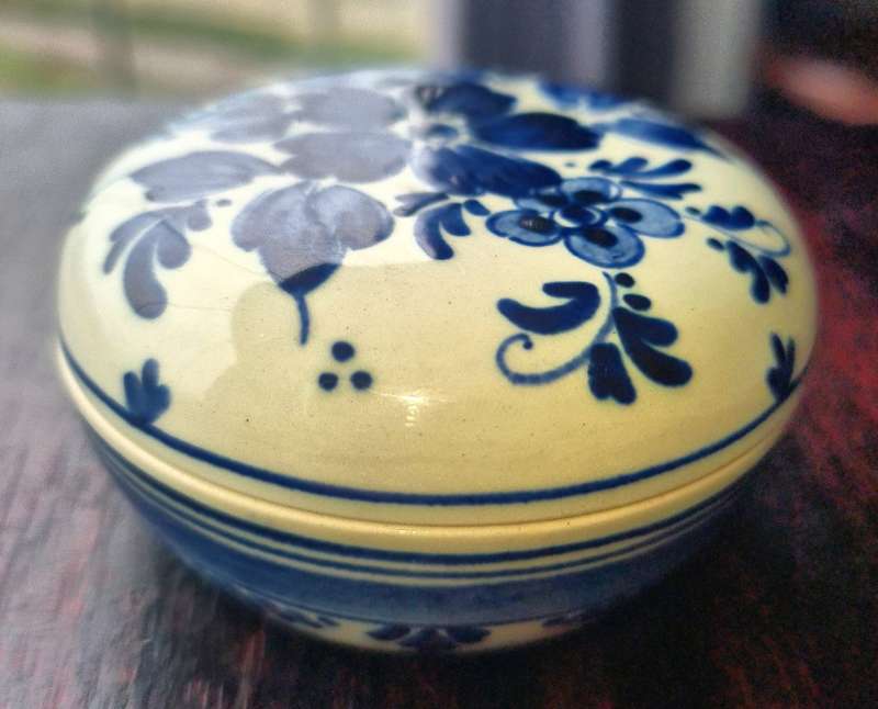 3 Dutch Delft Blue Porcelain Collectibles 2 Plates and Trinket box