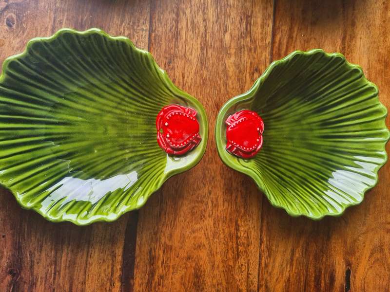 Gorgeous Vintage crab 12 piece setting