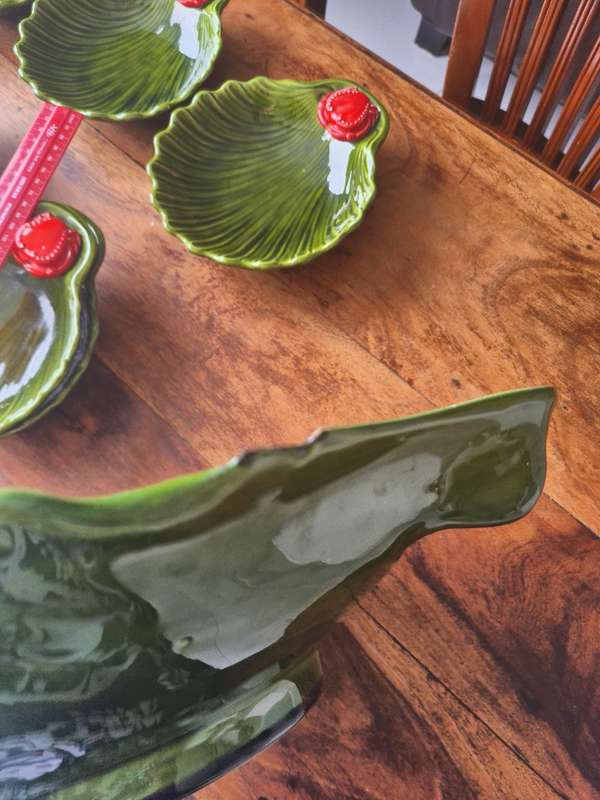 Gorgeous Vintage crab 12 piece setting