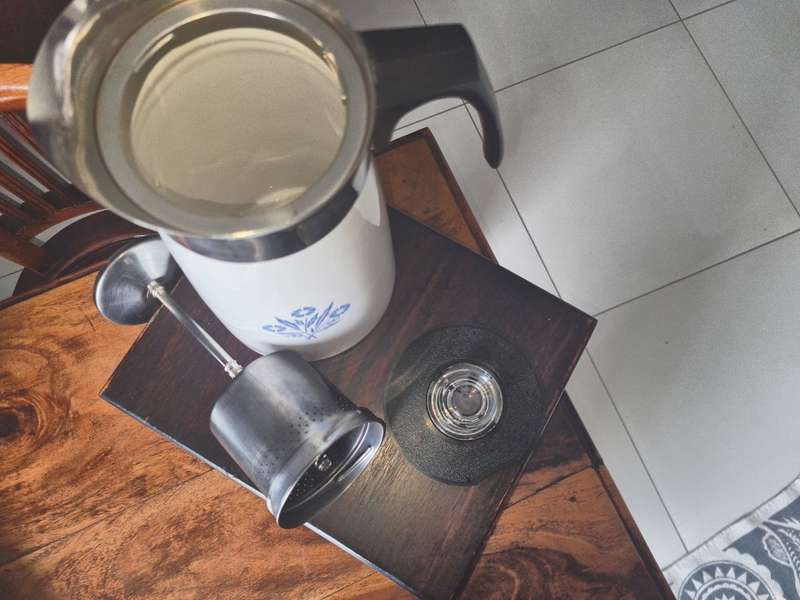 Vintage  Corning Ware 10-Cup Enamel Stovetop Coffee Percolator / Coffee Maker / Coffee Pot