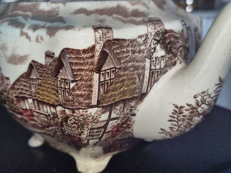 Johnson Brothers Vintage Olde English Countryside Brown Multi Color Teapot