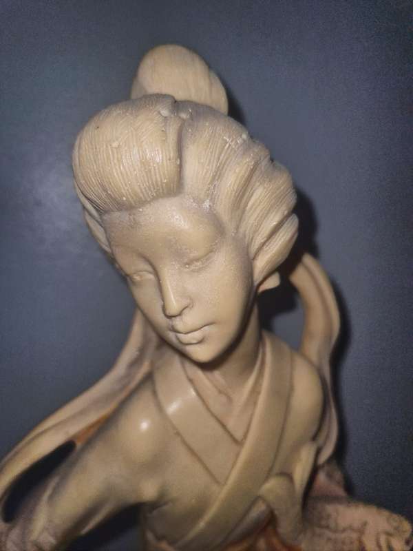A beautiful Vintage  Oriental Geisha Sculpture or Figurine Large 48cm Tall