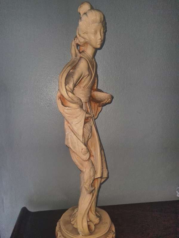 A beautiful Vintage  Oriental Geisha Sculpture or Figurine Large 48cm Tall