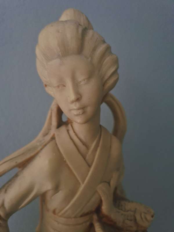 A beautiful Vintage  Oriental Geisha Sculpture or Figurine Large 48cm Tall
