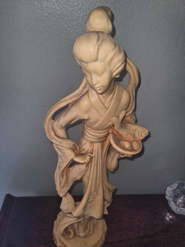 A beautiful Vintage  Oriental Geisha Sculpture or Figurine Large 48cm Tall