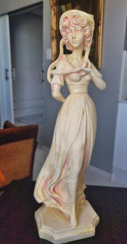 Arta Fina 35cm Classic Figure Sculpture