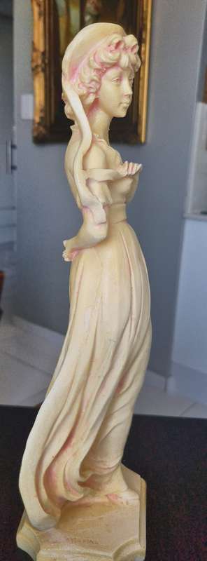 Arta Fina 35cm Classic Figure Sculpture