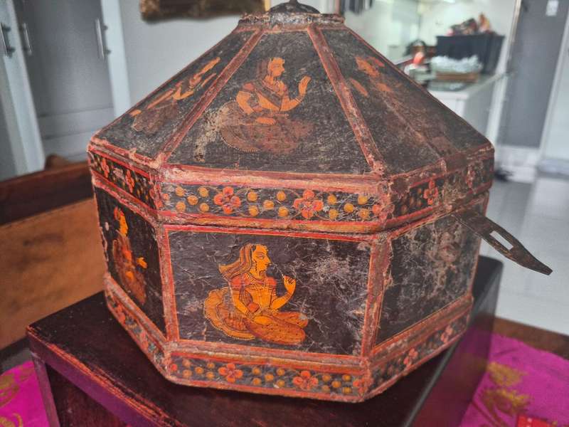 Antique hand painted Indian octagonal madras jewellery box