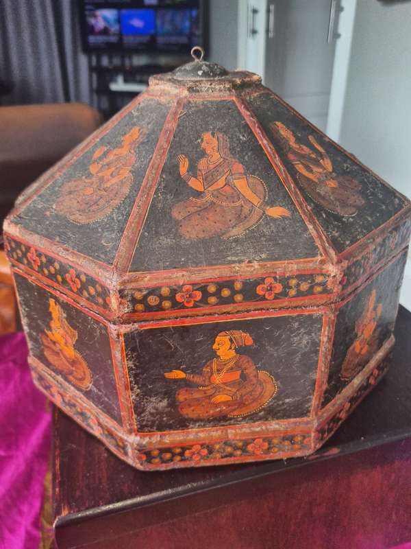 Antique hand painted Indian octagonal madras jewellery box
