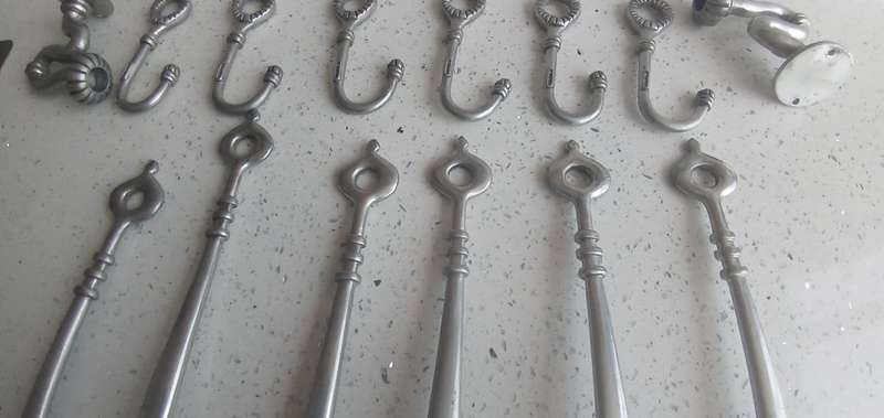 Carrol Boyes Wall Mounted 6 Piece Utensil Set