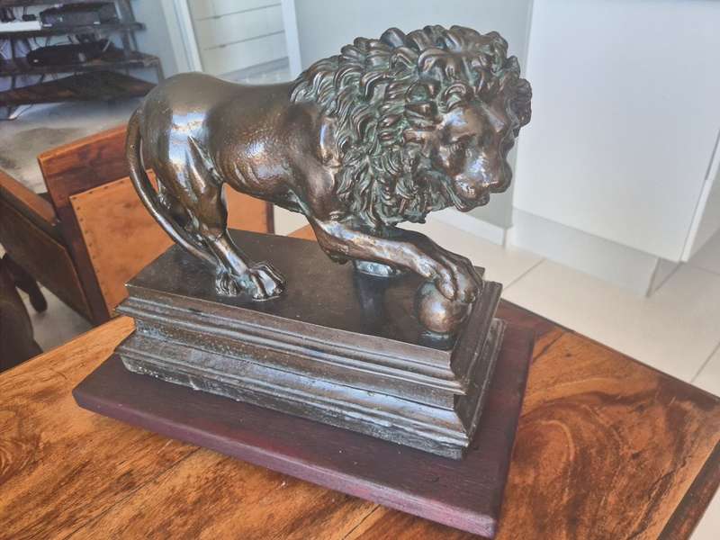 Large Pair Medici Lions