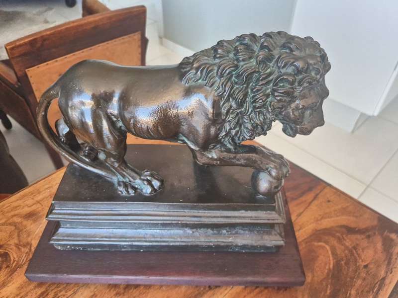 Large Pair Medici Lions