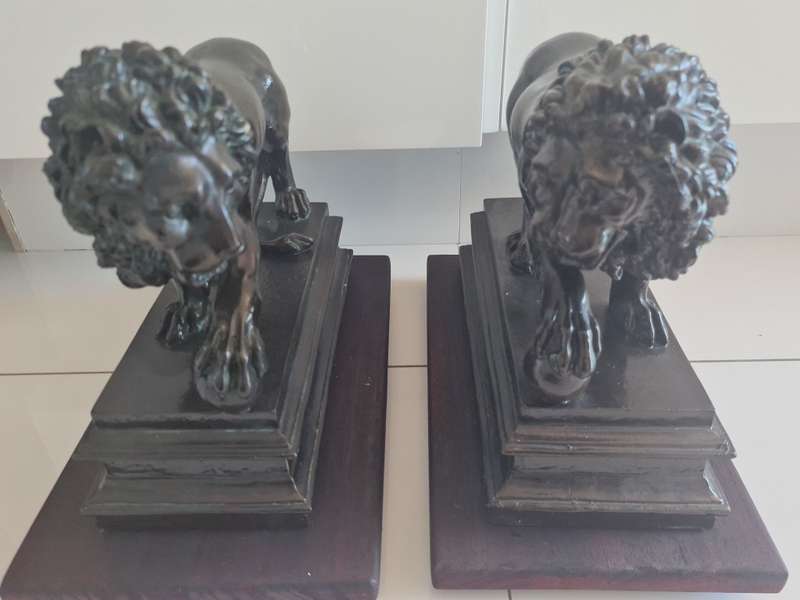 Large Pair Medici Lions