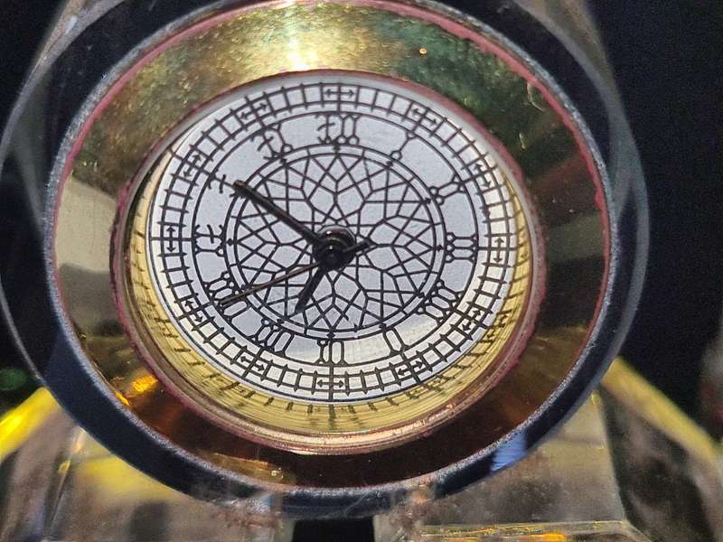 London Souvenir Tower Bridge Crystal Cut Glass Gold Colour décor With Clock
