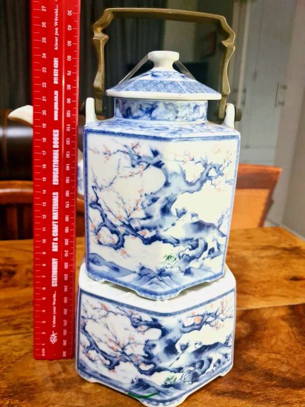 Dolphin DYNASTY BLUE Teapot with Warmer