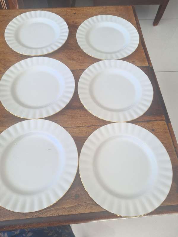 Royal Albert Set of 6 white and gold side plates