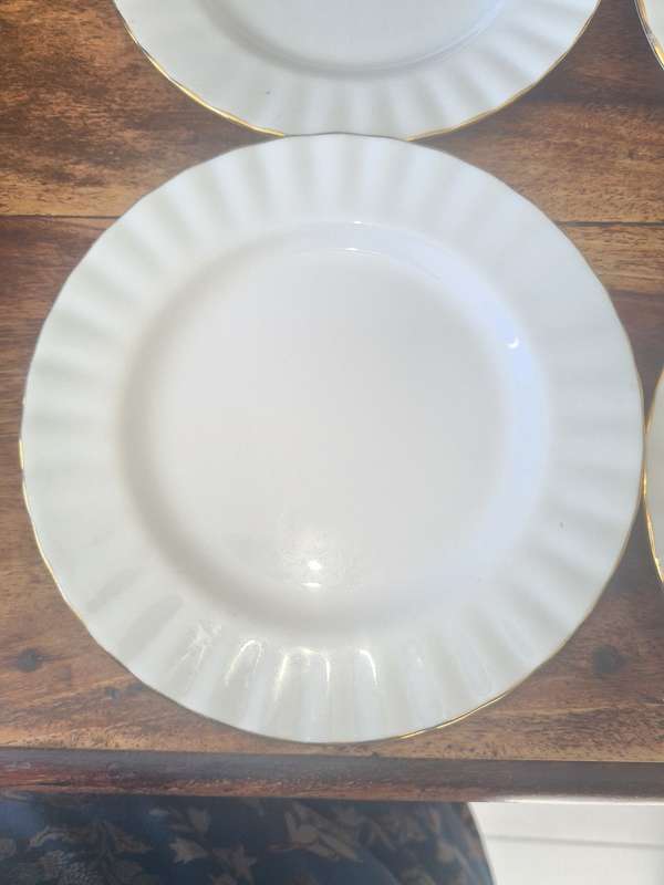 Royal Albert Set of 6 white and gold side plates