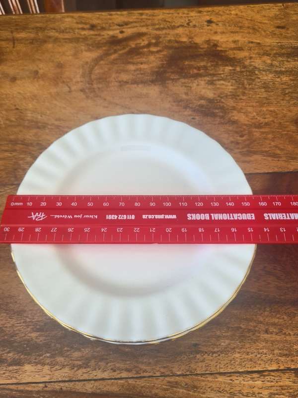 Royal Albert Set of 6 white and gold side plates