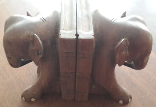 Elephant bookends