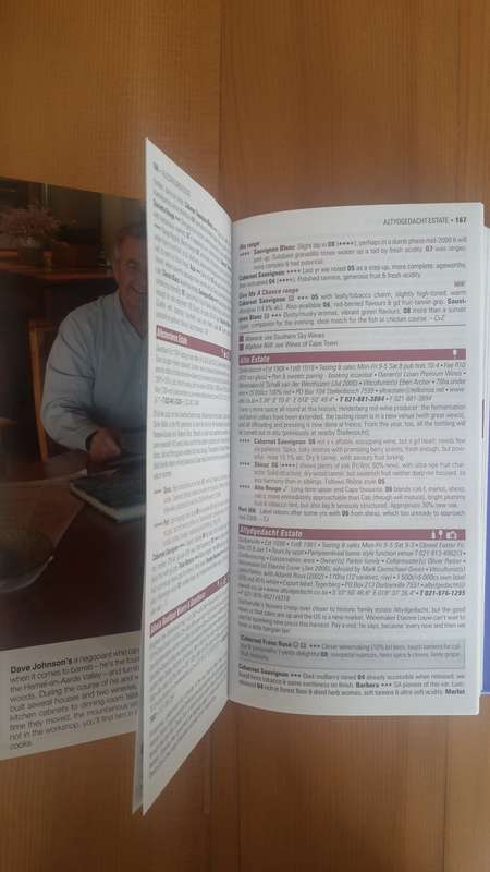 John Platter South African Wines 2009 : The Guide to Cellars, Vineyards, Winemakers, Restaurants and