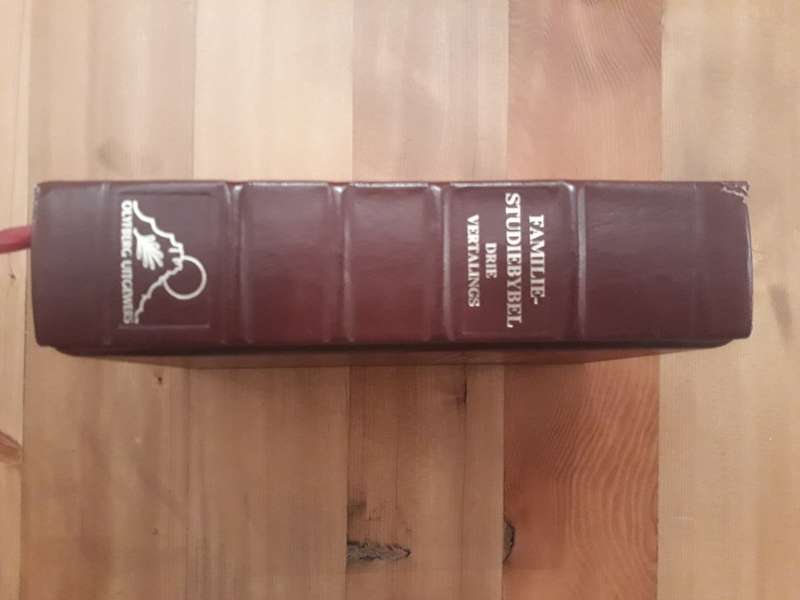Familie-Studiebybel: Drie Vertalings Olyfberg Uitgewers 1990