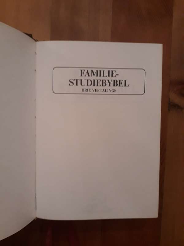 Familie-Studiebybel: Drie Vertalings Olyfberg Uitgewers 1990