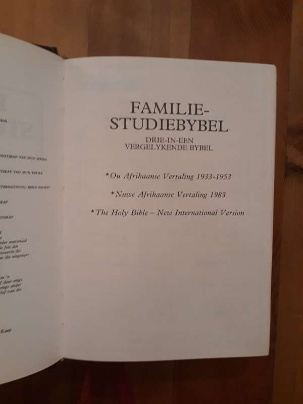 Familie-Studiebybel: Drie Vertalings Olyfberg Uitgewers 1990
