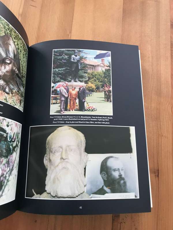 *SIGNED* Laura Rautenbach: 'n Fotobiografie van 'n beeldhouster | A Photobiography of a Sculptress