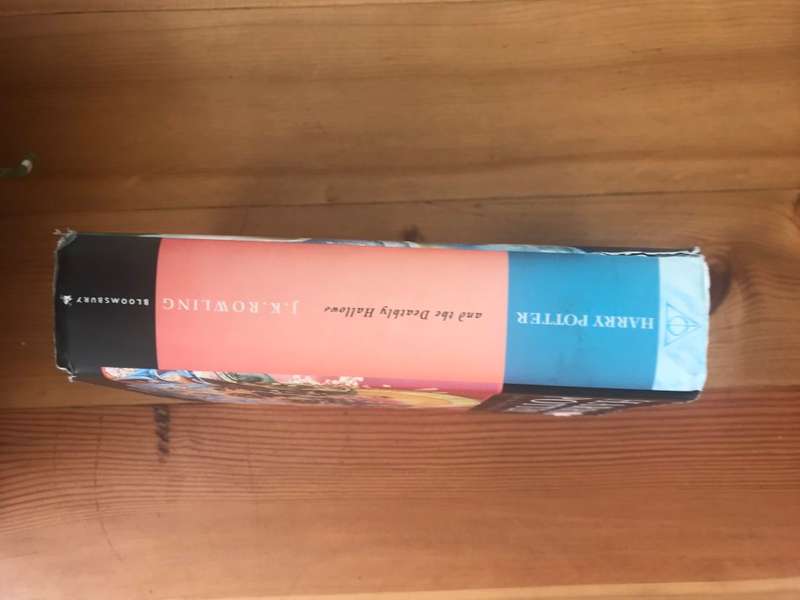 Harry Potter and The Deathly Hallows - J.K. Rowling