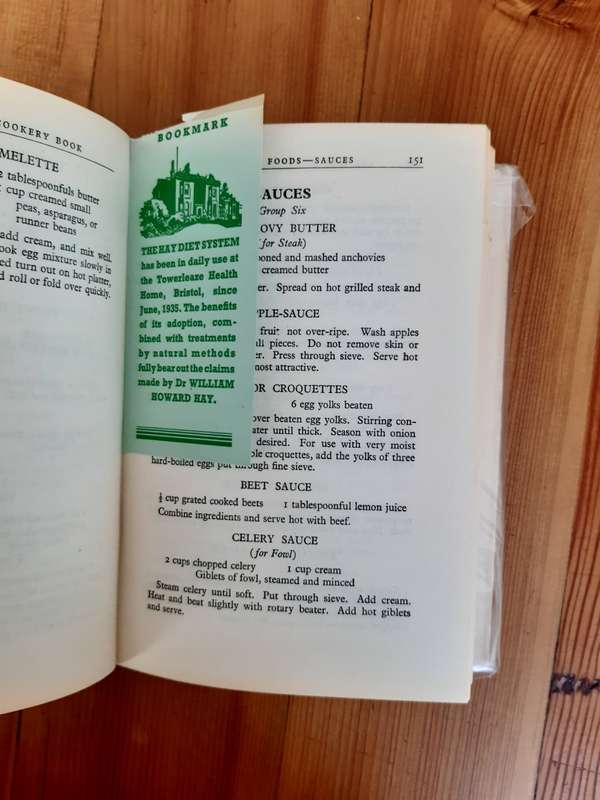 The Hay System Cookery Book - Doris M. L. Grant
