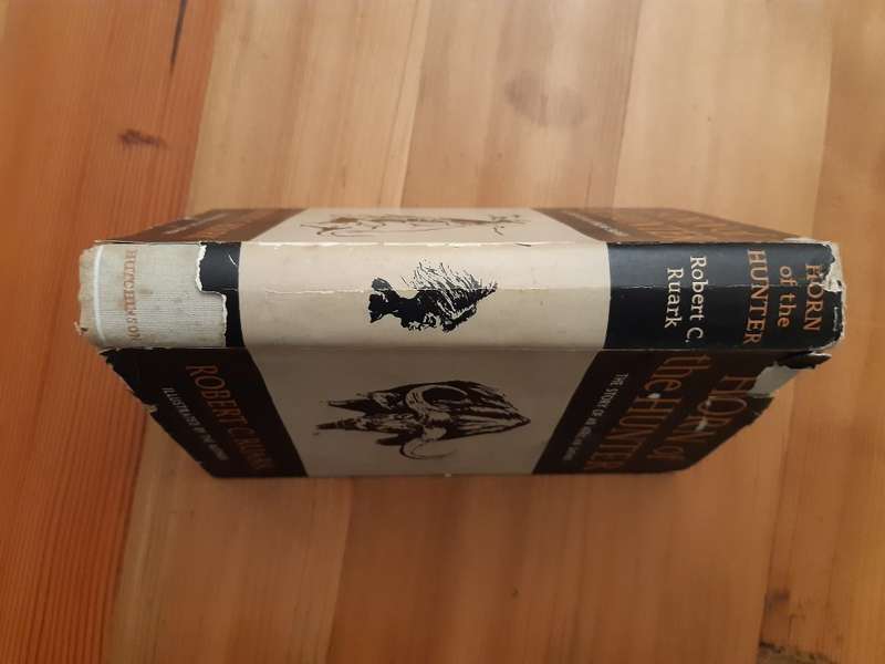 Horn of the Hunter - The Story of an African Safari - Robert C. Ruark