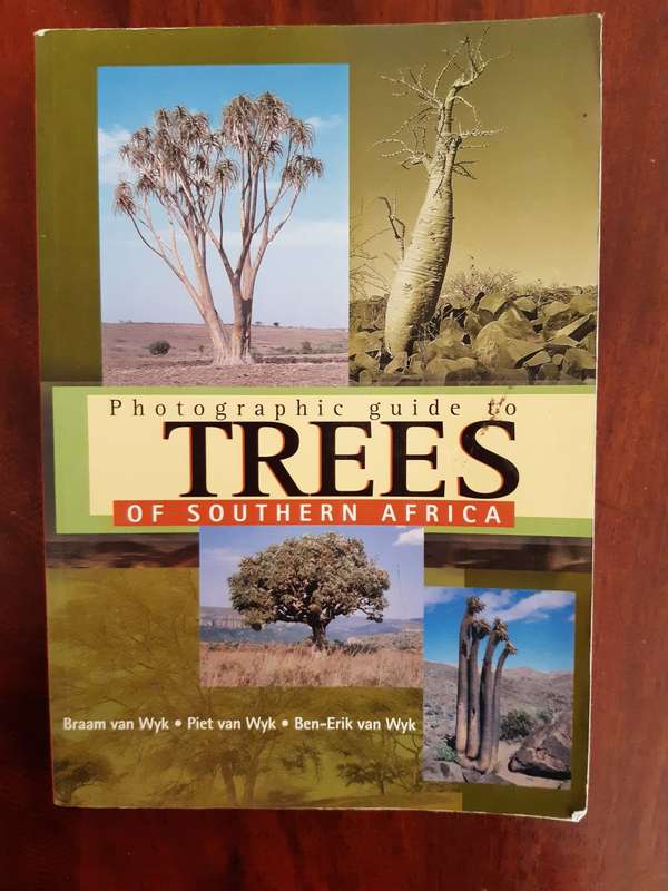 Photographic Guide to Trees of Southern Africa - Braam van Wyk; Piet van Wyk; Ben-Erik van Wyk