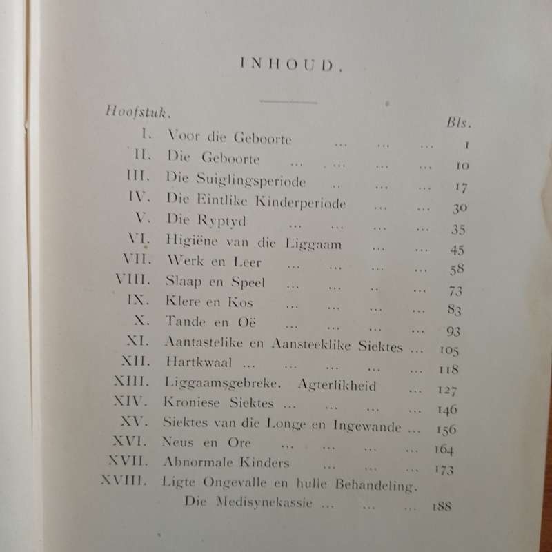 Die Afrikaanse kind in Siekte en Gesondheid `n boek vir ouers en opvoeders deur C. Louis Leipoldt