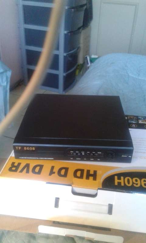 H 264 HD 8 CHANNEL DVR INCL REMOTE, POWER SUPPLY AND MOUSE (MONEY BACK GUARANTEE)
