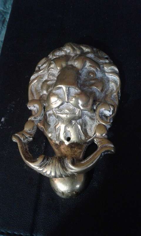 LIONS HEAD  BRASS DOOR KNOB