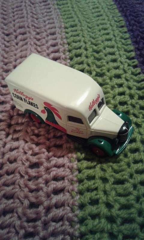 COLLECTORS DAYS GONE BY LLEDO LEICESTER KELLOGGS CORNFLAKE METAL  BEDFORD VAN