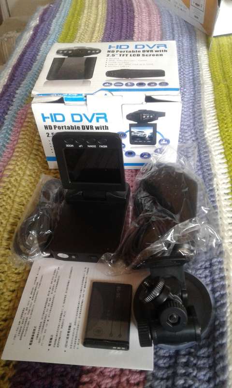 HD PORTABLE DVR  WITH 2,5" TFT LCD SCREEN (COMPLETE)FOR YOUR CAR