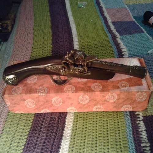 COLLECTORS DISPLAY GAS LIGHTER GUN'_SEE DESCRIPTION