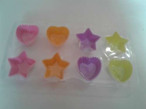 8 IN A PACK SILICONE BAKEWARE  OR CHOCLATE MOULD (NO GREASING,RE-USABLE)