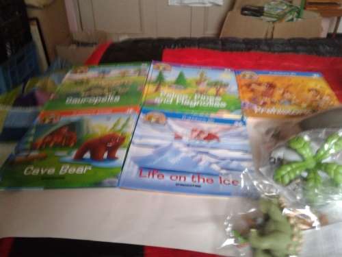 5X READ,LEARN AND PLAY HARDCOVER STORY BOOKS INCL.TOYS (TO CHOSE OR TAKE ALL )SEE DESCRIPTION