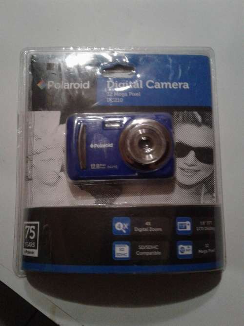 12 MEGA PIXEL POLAROID DIGITAL CAMERA (COMPLETE )