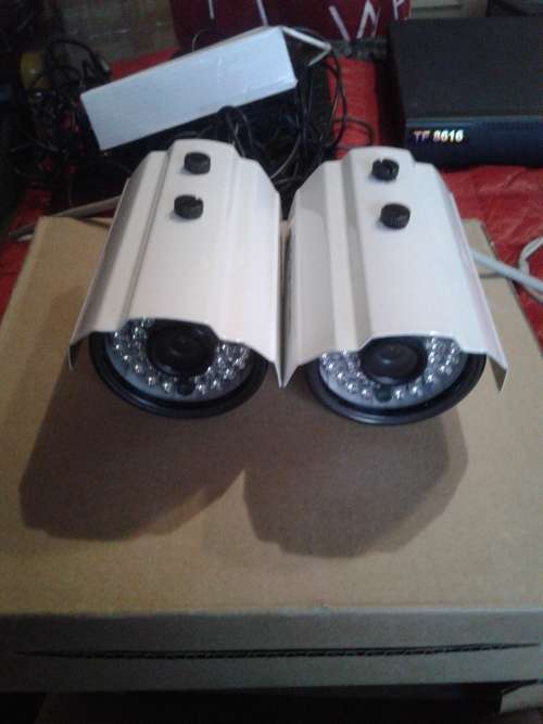 2 X COLOR 3,6MM CCTV CAMERAS (ONE BID)