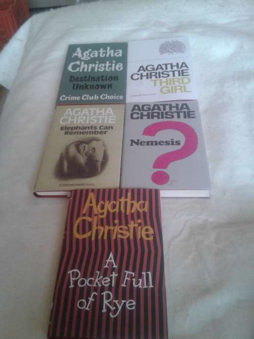 5 X AGATHA CHRISTIE HARDCOVER NOVELS,ONE BID